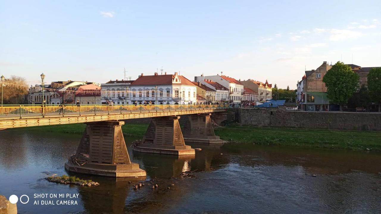 Затишна Двокімнатна Квартира В Самому Серці Ужгорода Uzjhorod Exteriör bild